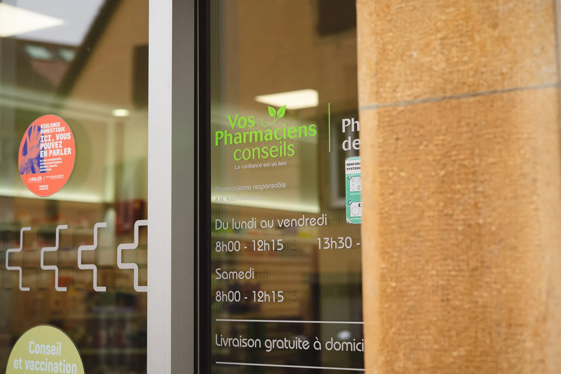 Façade de la Pharmacie Littoral-Centre à Cortaillod